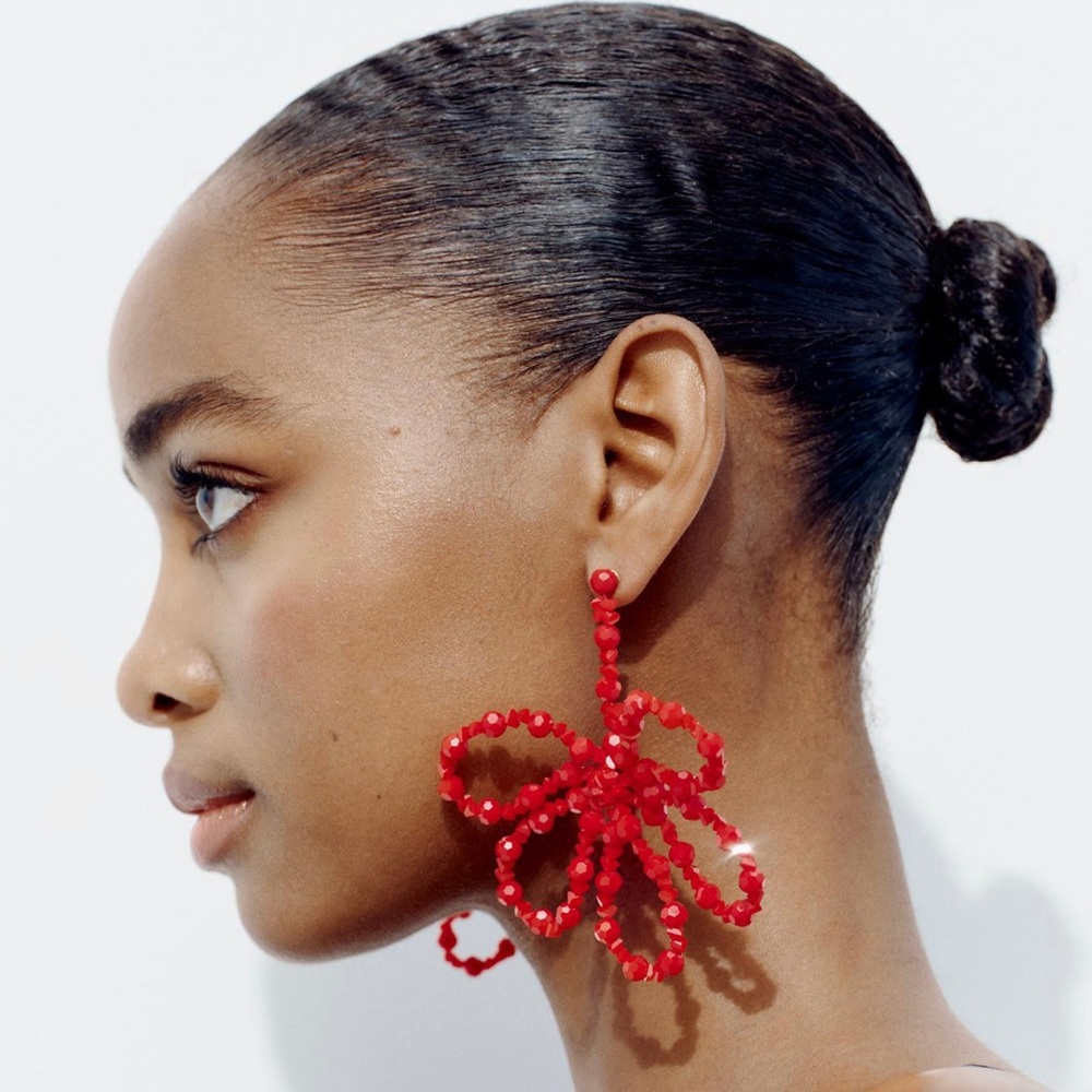 ZARA NWT SS24 RED BEADED FLORAL EARRINGS 1856/226